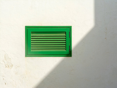 Покраска вентиляционной решетки в зеленый цвет