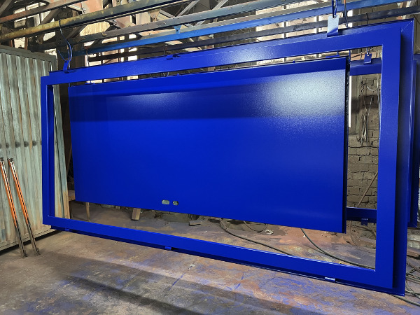 Порошковая покраска в синий цвет для входной металлической двери